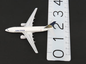 1:400 Aero Classics Die-Cast United Airlines Boeing B737-724 Airliner N16709