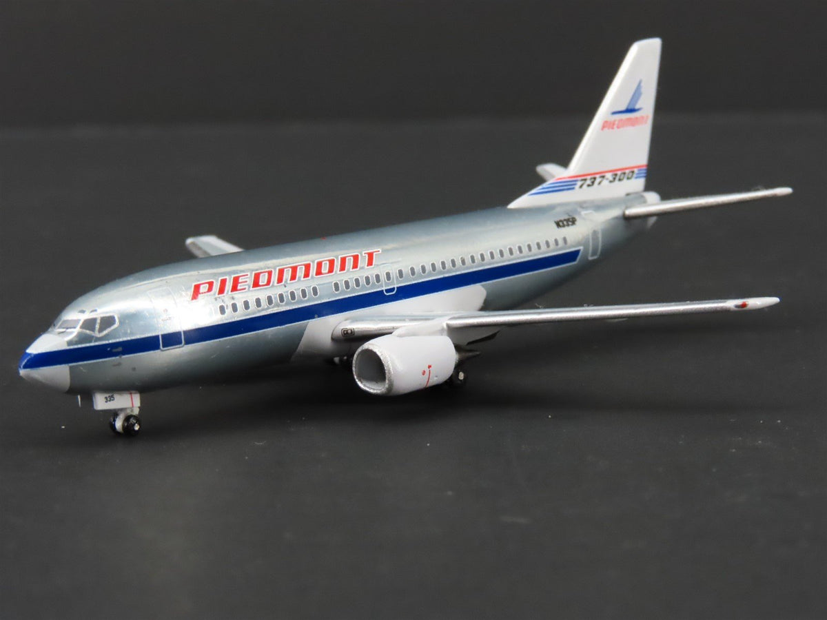 1:400 Scale Aero Classics Die-Cast Piedmont Boeing B737-301 Airliner #N335P