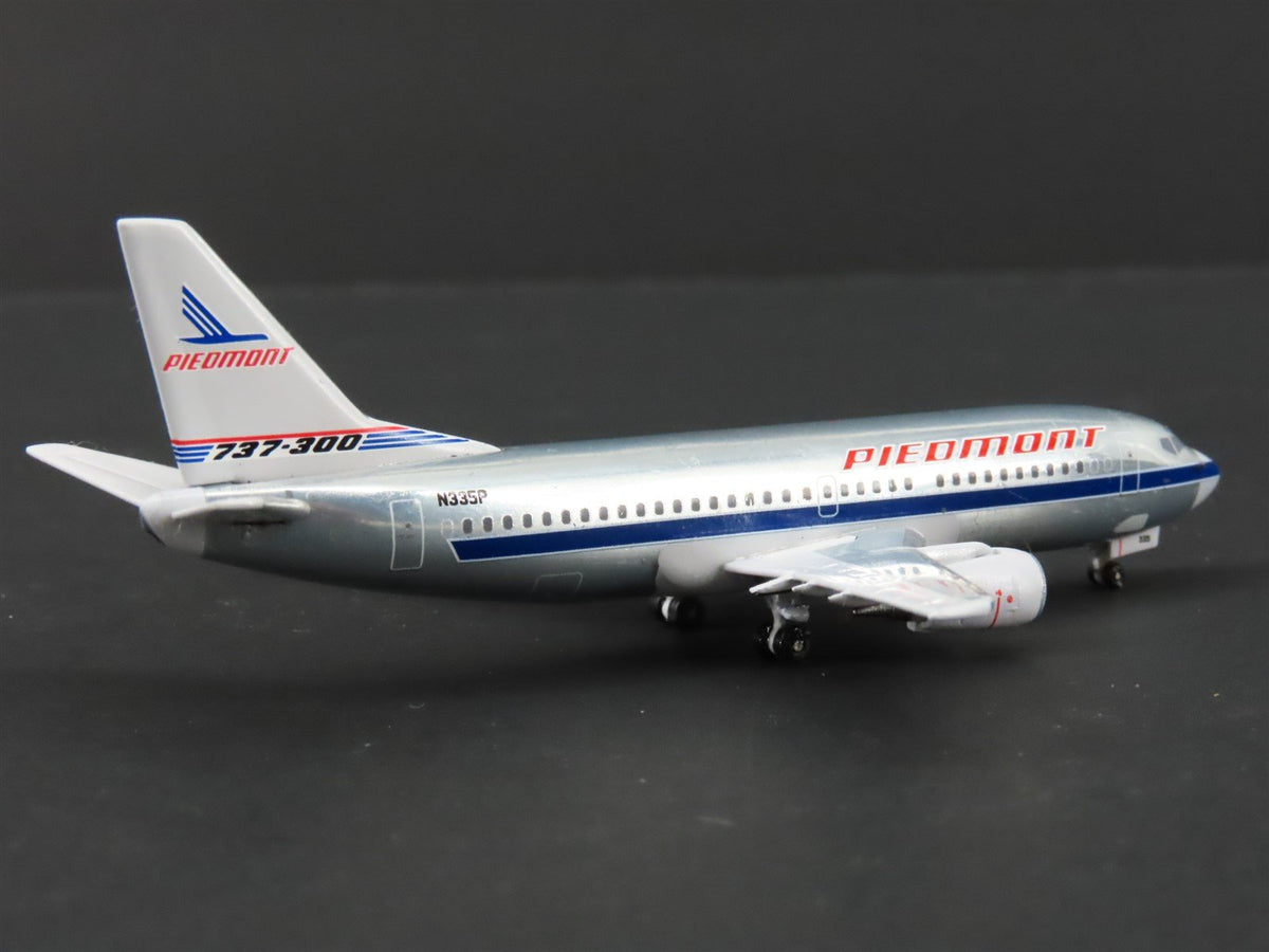 1:400 Scale Aero Classics Die-Cast Piedmont Boeing B737-301 Airliner #N335P