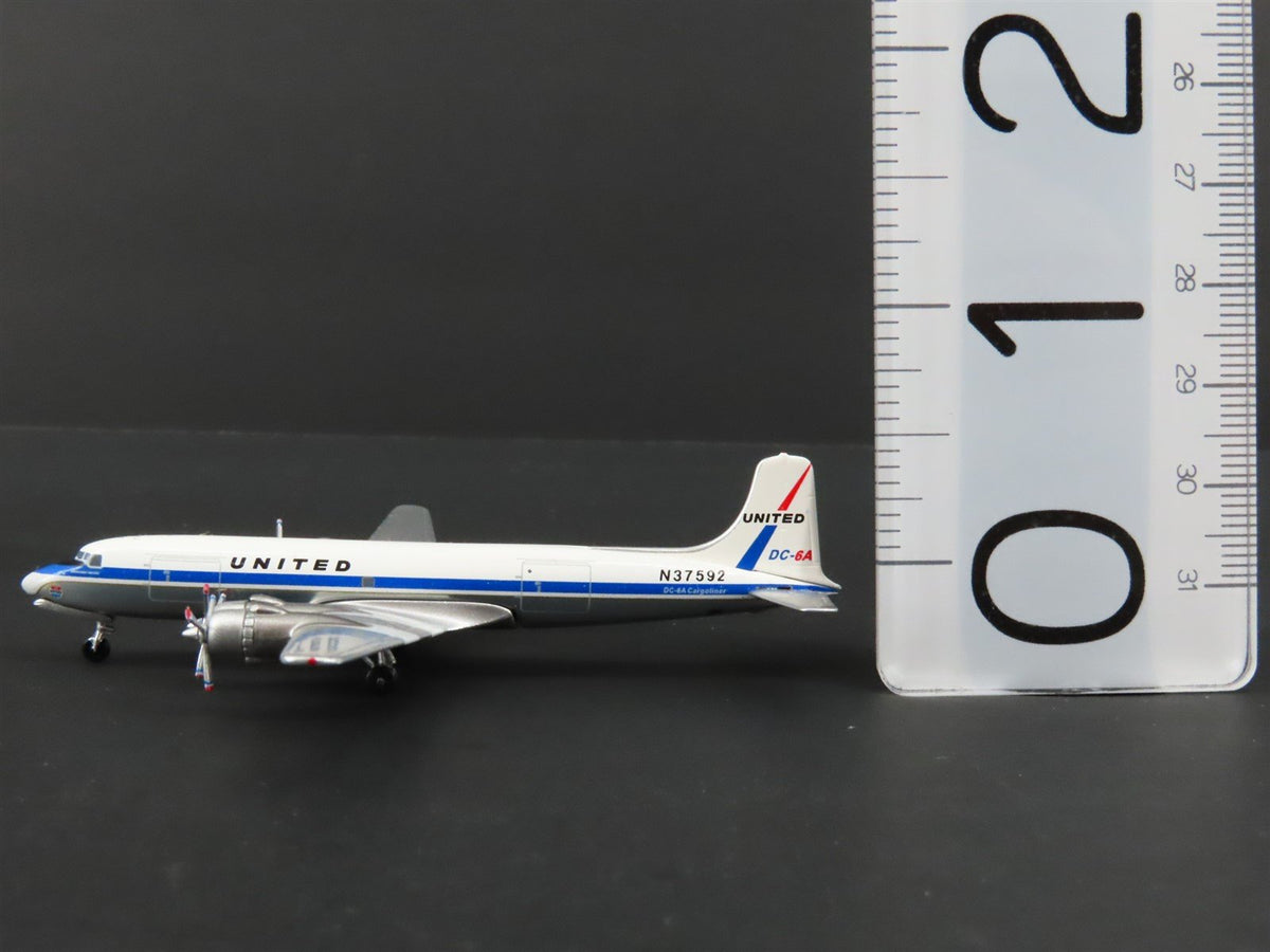 1:400 Scale Aero Classics United McDonnell Douglas DC-6A Cargoliner #N37592