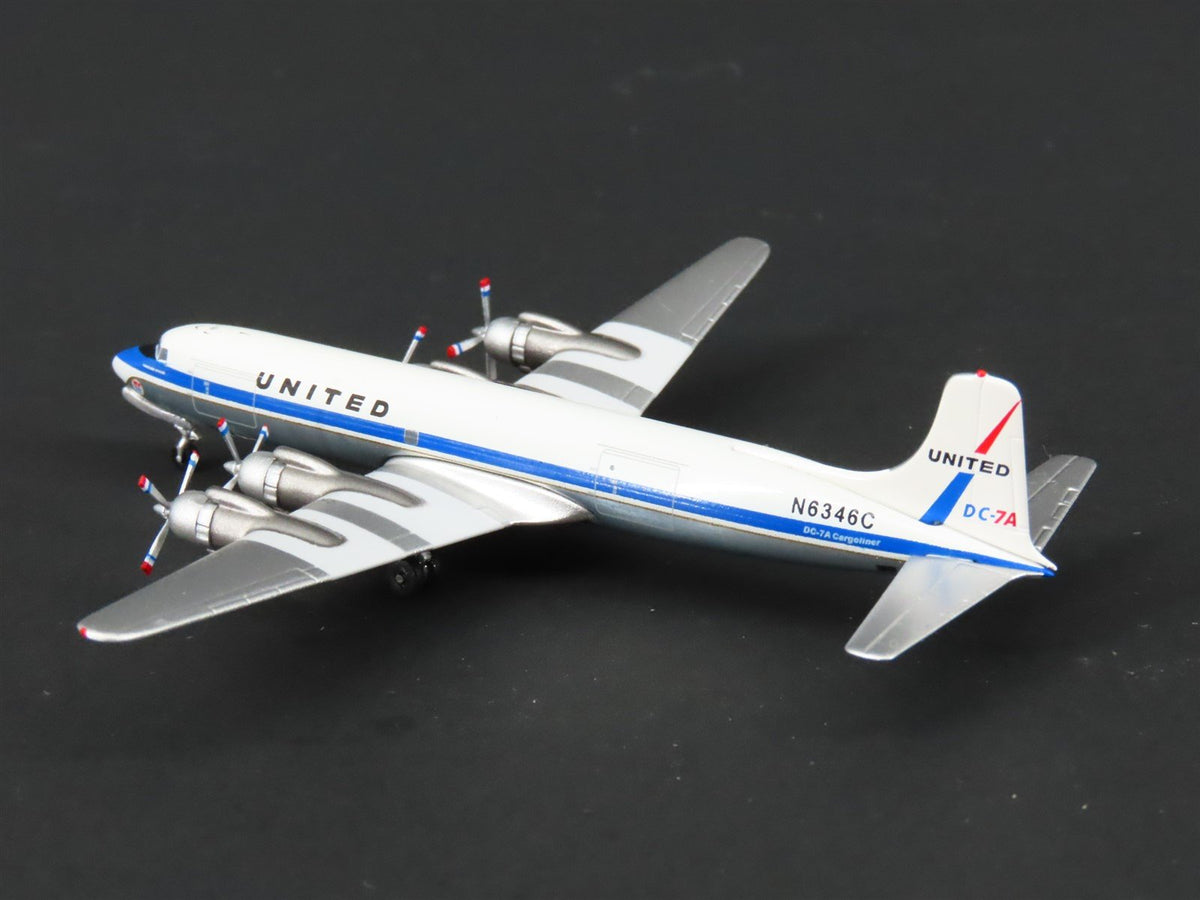 1:400 Scale Aero Classics United McDonnell Douglas DC-7A Cargoliner #N6346C