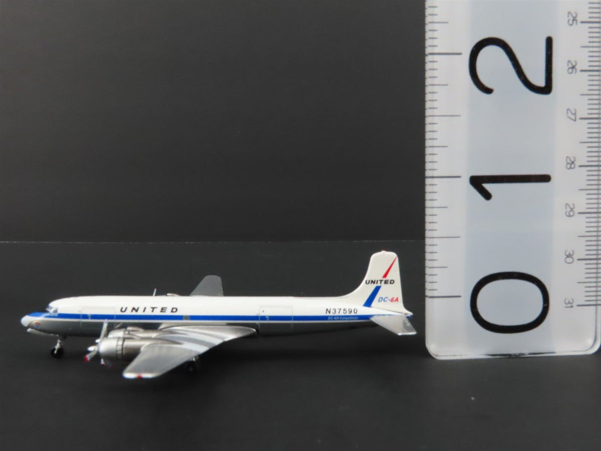 1:400 Scale Aero Classics United McDonnell Douglas DC-6A Cargoliner #N37590