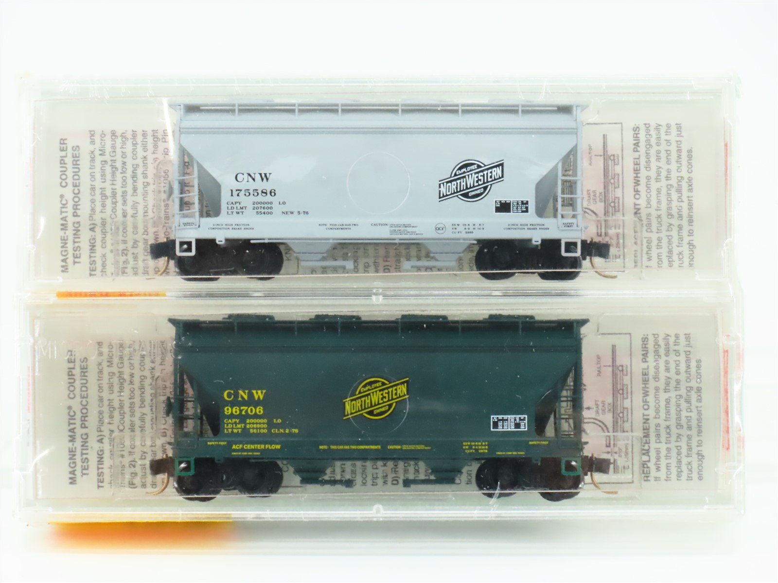 N Micro-Trains MTL 92102 CNW Chicago & North Western 2-Bay Hopper 2-Pack Sealed