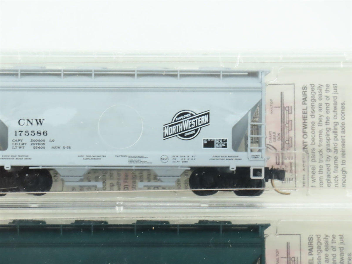 N Micro-Trains MTL 92102 CNW Chicago &amp; North Western 2-Bay Hopper 2-Pack Sealed