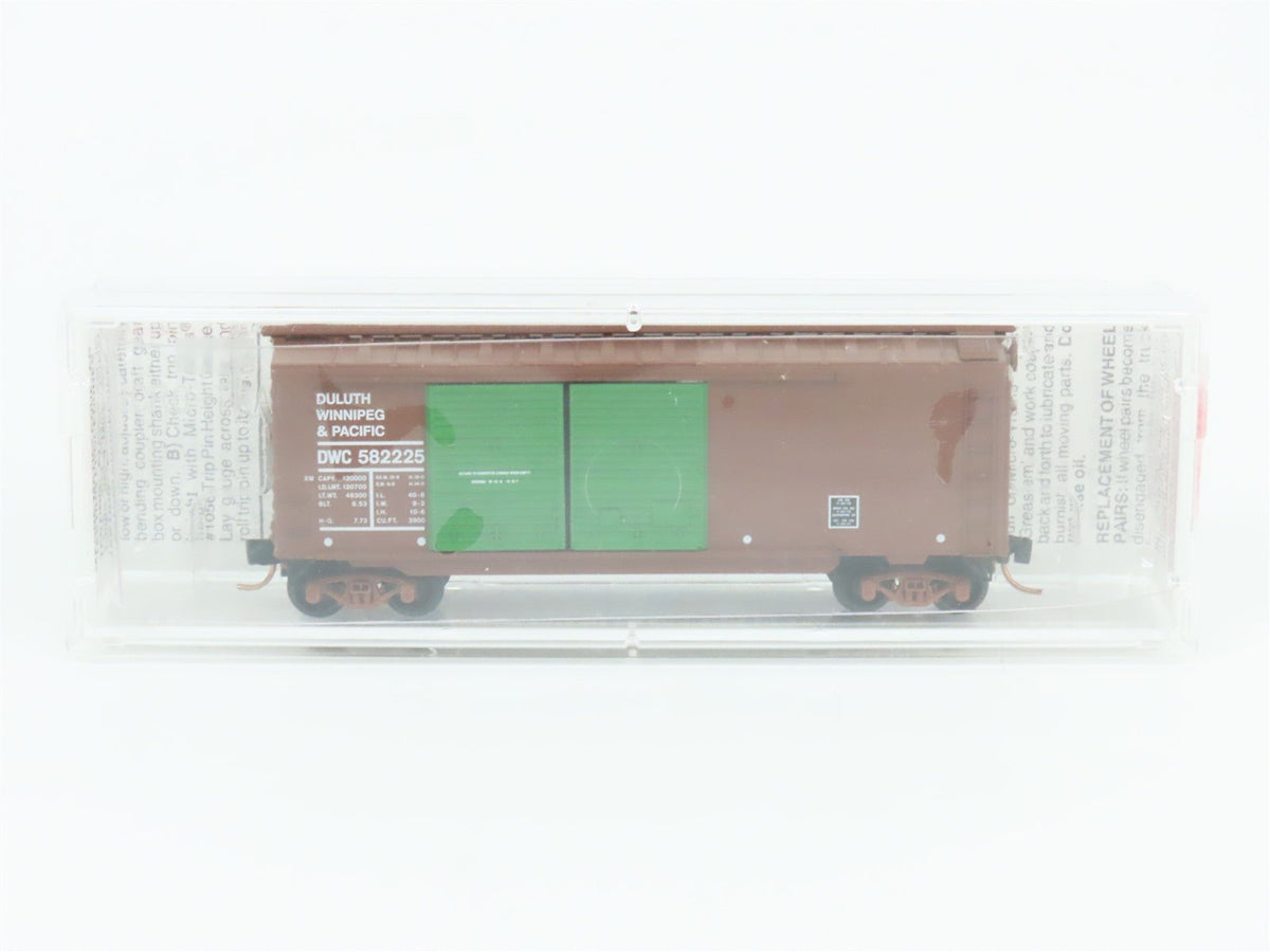 N Scale Micro-Trains MTL 23260 DWC Duluth Winnipeg &amp; Pacific 40&#39; Reefer #582225