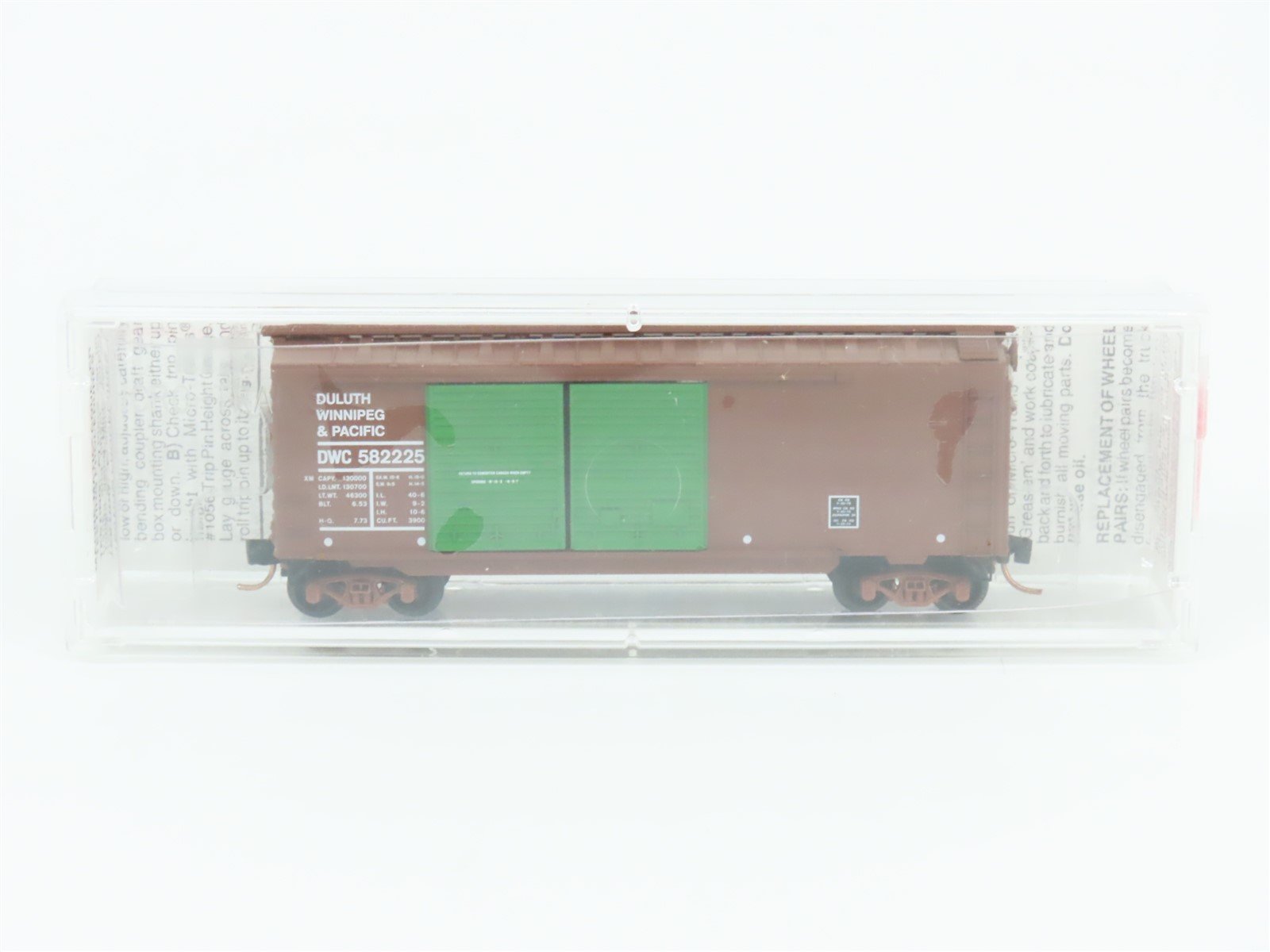 N Scale Micro-Trains MTL 23260 DWC Duluth Winnipeg & Pacific 40' Reefer #582225