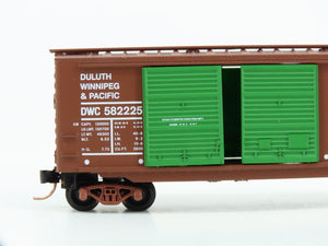 N Scale Micro-Trains MTL 23260 DWC Duluth Winnipeg & Pacific 40' Reefer #582225