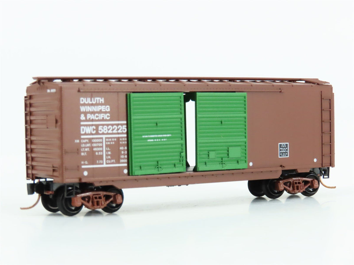 N Scale Micro-Trains MTL 23260 DWC Duluth Winnipeg &amp; Pacific 40&#39; Reefer #582225