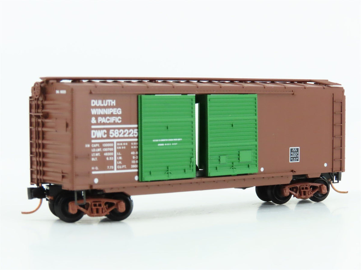 N Scale Micro-Trains MTL 23260 DWC Duluth Winnipeg &amp; Pacific 40&#39; Reefer #582225