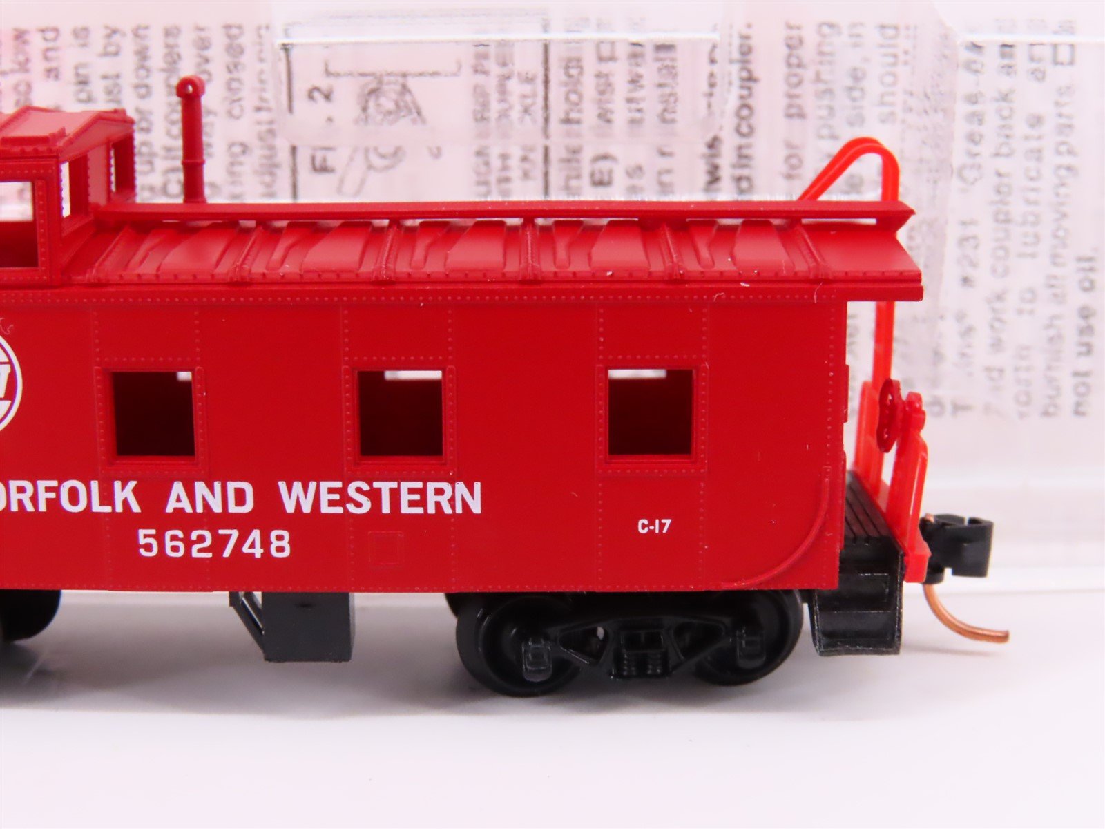 N Scale Micro-Trains MTL 100170 N&W Norfolk & Western 36' Steel Caboose #562748