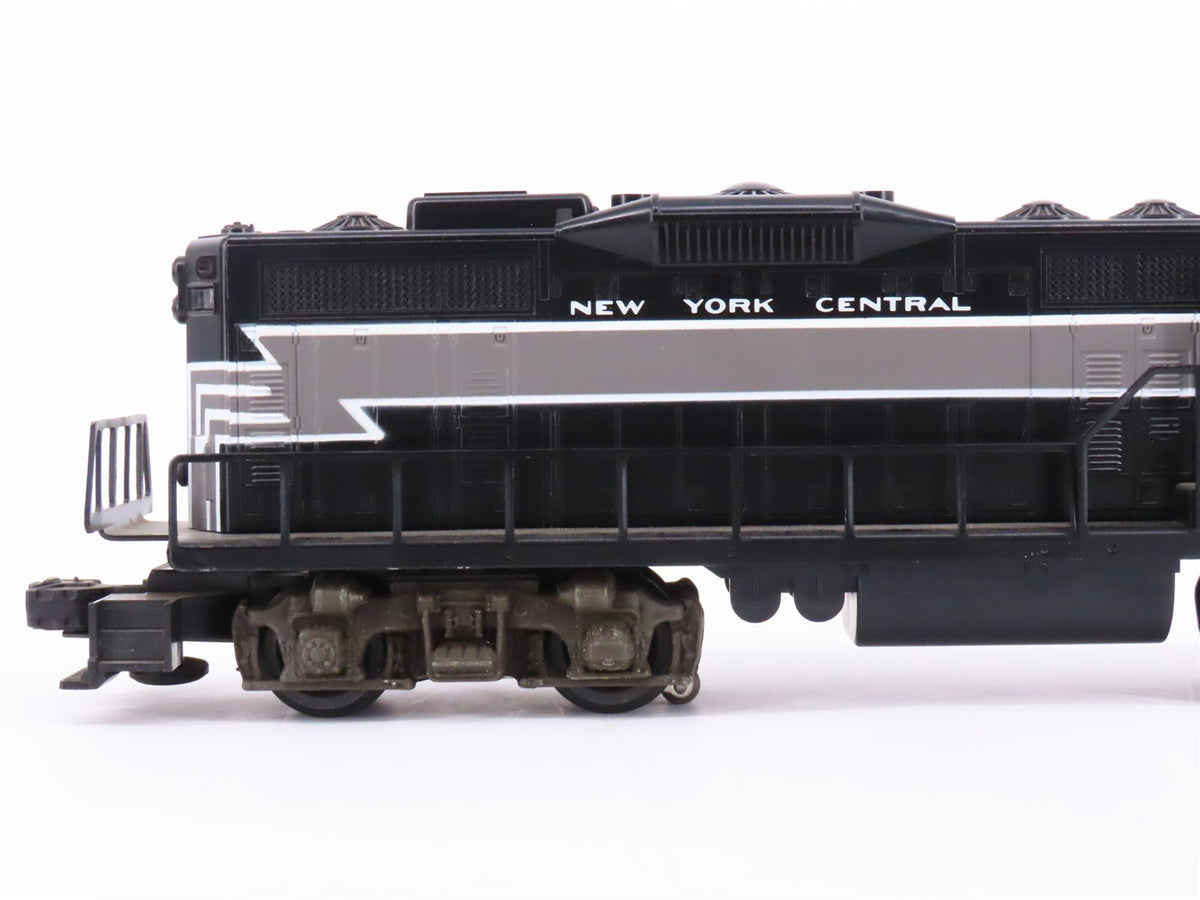 O Gauge 3-Rail Lionel NYC New York Central GP9 Diesel Locomotive #8477