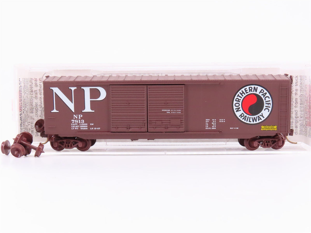 N Scale Micro-Trains MTL 37050 NP Northern Pacific 50&#39; Double Door Box Car #7813