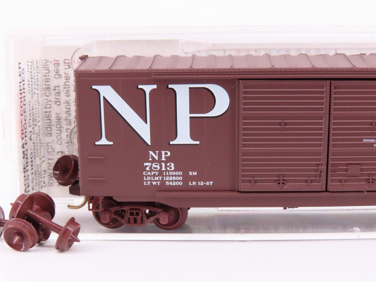 N Scale Micro-Trains MTL 37050 NP Northern Pacific 50&#39; Double Door Box Car #7813