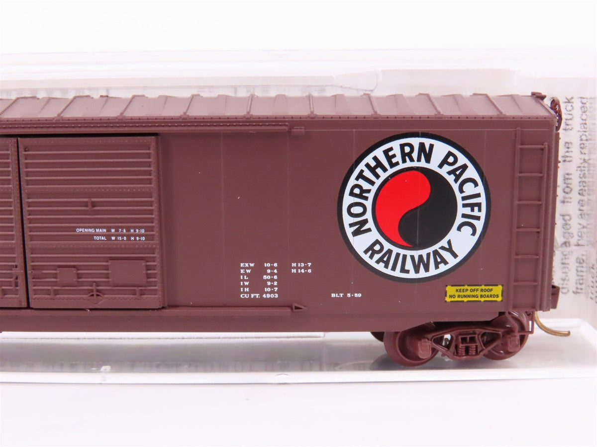 N Scale Micro-Trains MTL 37050 NP Northern Pacific 50&#39; Double Door Box Car #7813