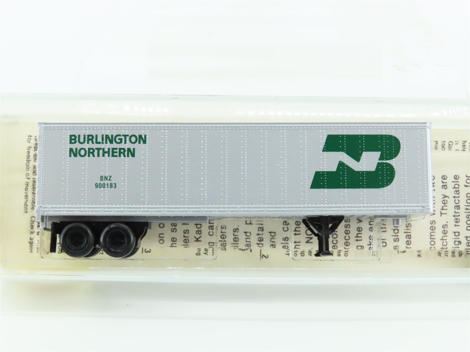 N Kadee Micro-Trains MTL 66010 BNZ Burlington Northern 40' Van Trailer #900183