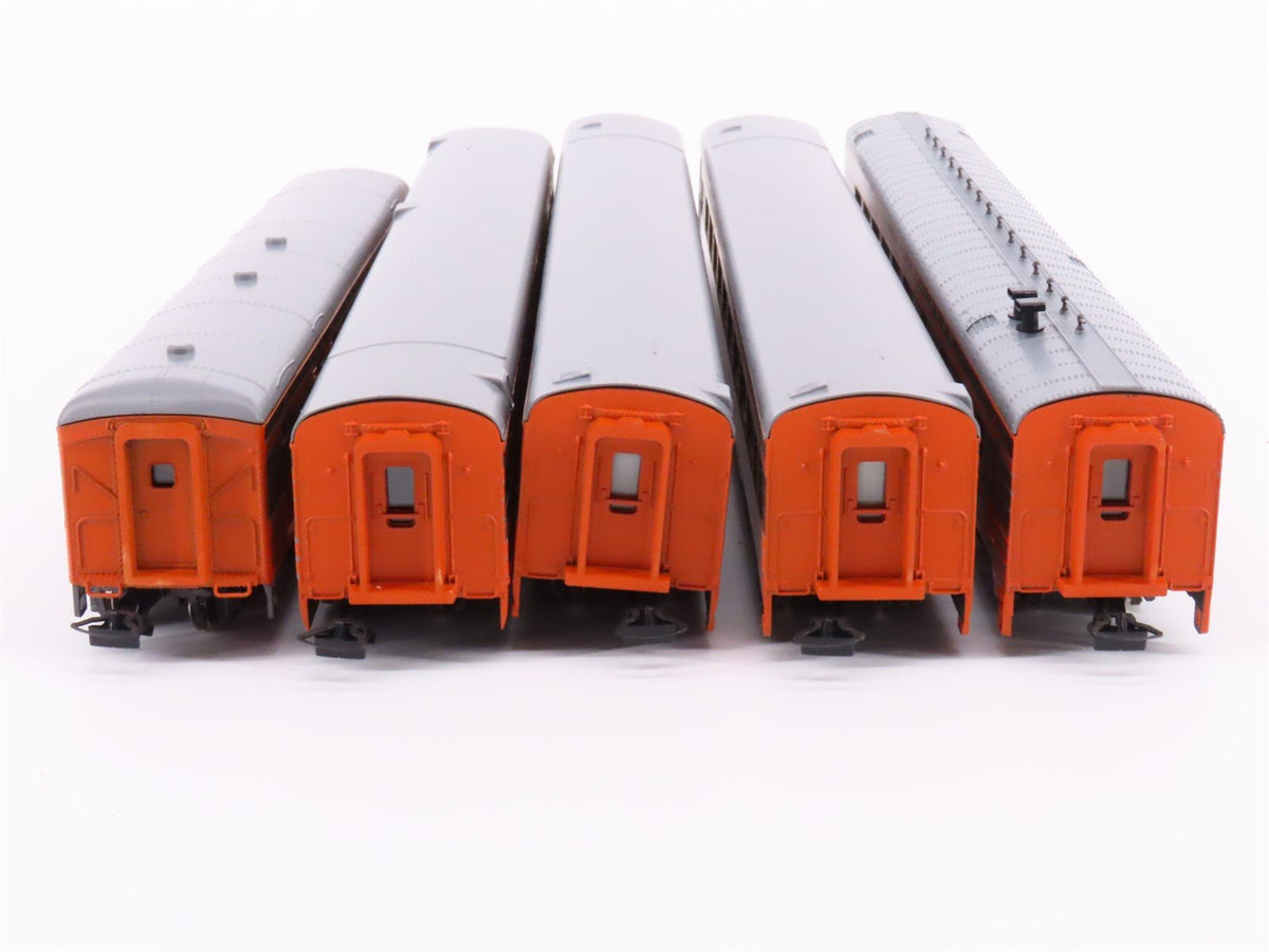 HO Scale Rivarossi MILW Milwaukee Road Passenger Car 5-Pack