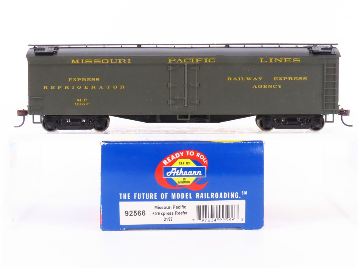 HO Scale Athearn RTR 92566 MP Missouri Pacific 50&#39; Express Reefer Car #3157