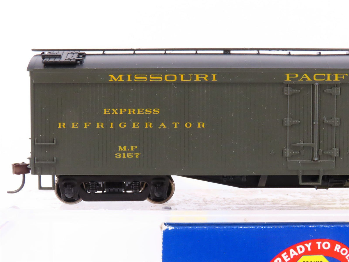 HO Scale Athearn RTR 92566 MP Missouri Pacific 50&#39; Express Reefer Car #3157