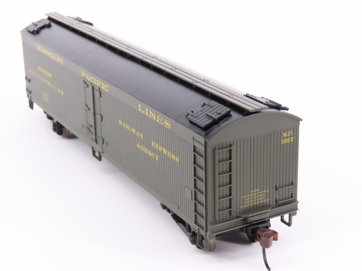 HO Scale Athearn RTR 92566 MP Missouri Pacific 50&#39; Express Reefer Car #3157