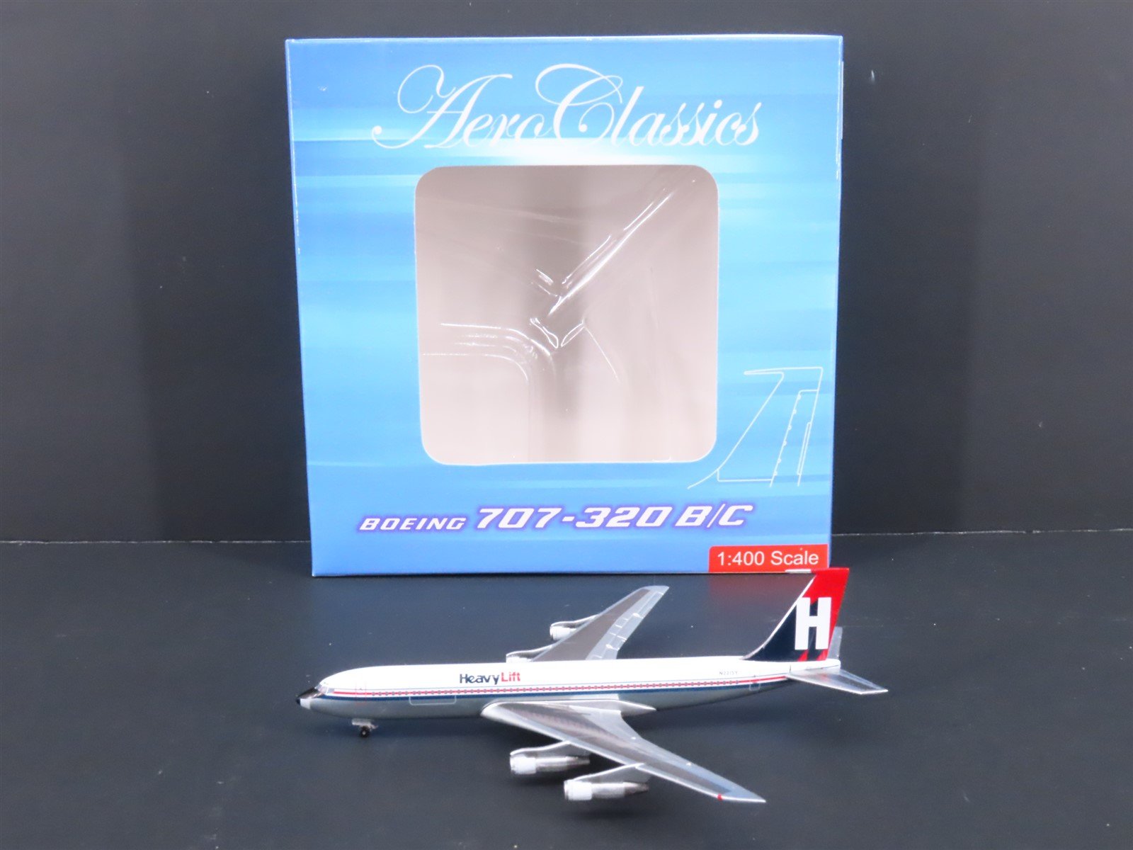1:400 Aero Classics AC19194 Die-Cast HeavyLift Cargo Boeing 707-320F Airliner