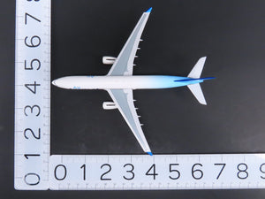 1:400 Big-Bus Models Die-Cast Air Transat 