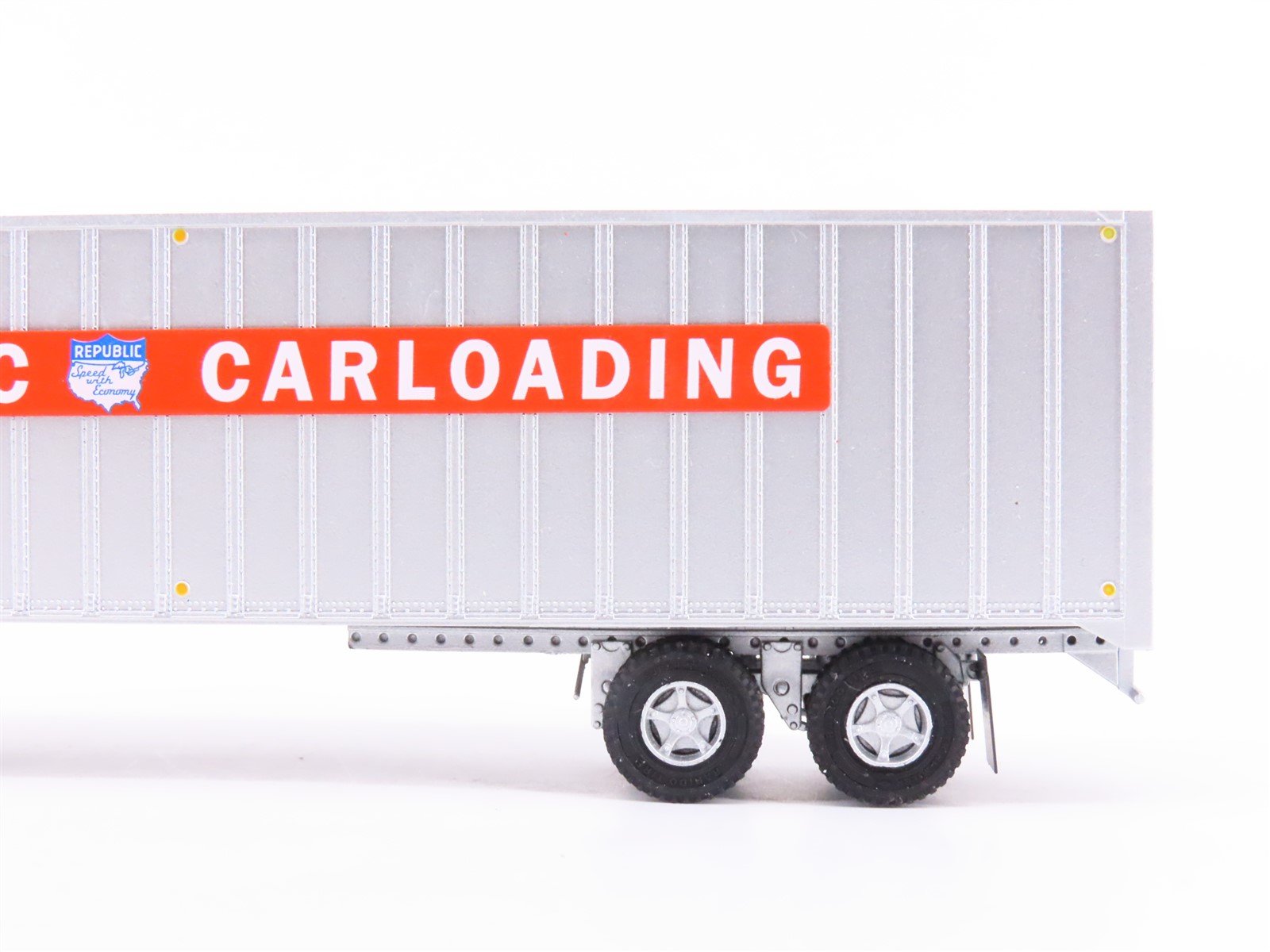 HO Scale Rapido 403031 Republic Carloading 40' Exterior-Post Van Trailer #S-4032