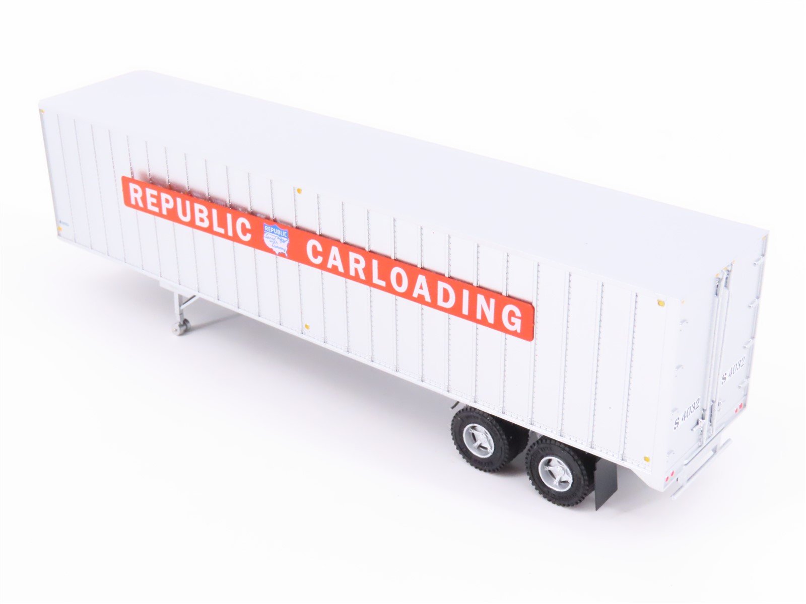 HO Scale Rapido 403031 Republic Carloading 40' Exterior-Post Van Trailer #S-4032