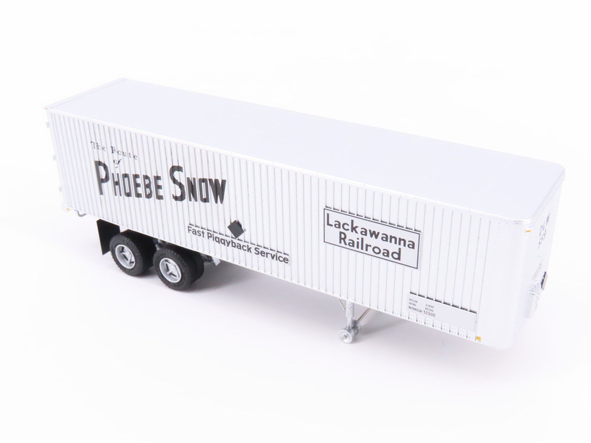 HO Scale Rapido #403006 DL&amp;W Phoebe Snow 35&#39; Integral-Post Van Trailer #559