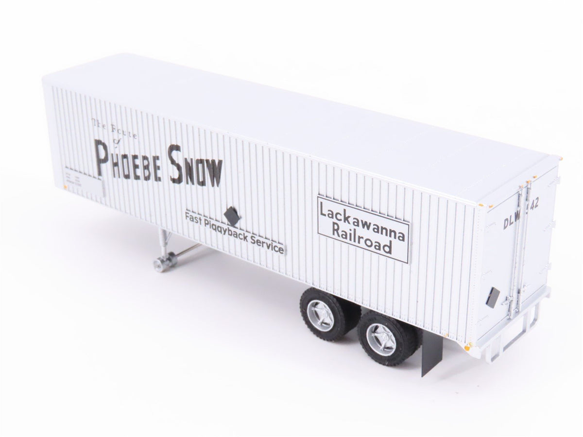 HO Scale Rapido #403004 DL&amp;W Phoebe Snow 35&#39; Integral-Post Van Trailer #542