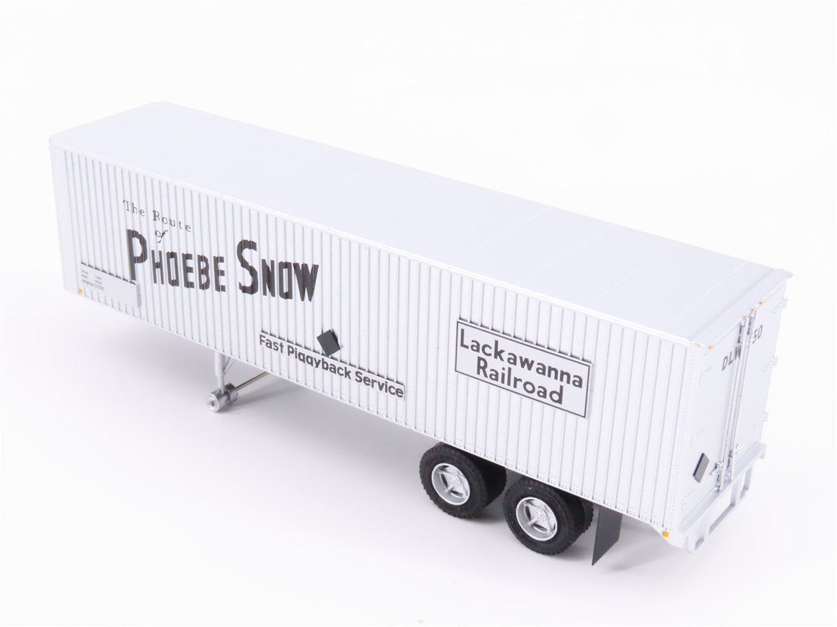 HO Scale Rapido #403005 DL&amp;W Phoebe Snow 35&#39; Integral-Post Van Trailer #550