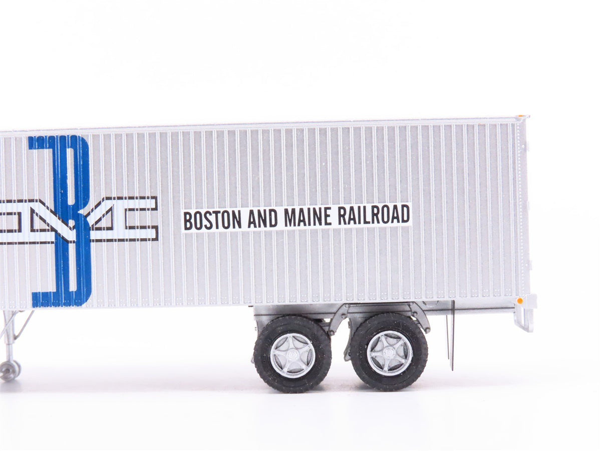 HO Rapido #403001 BMZ Boston &amp; Maine 35&#39; Integral-Post Van Trailer #10252