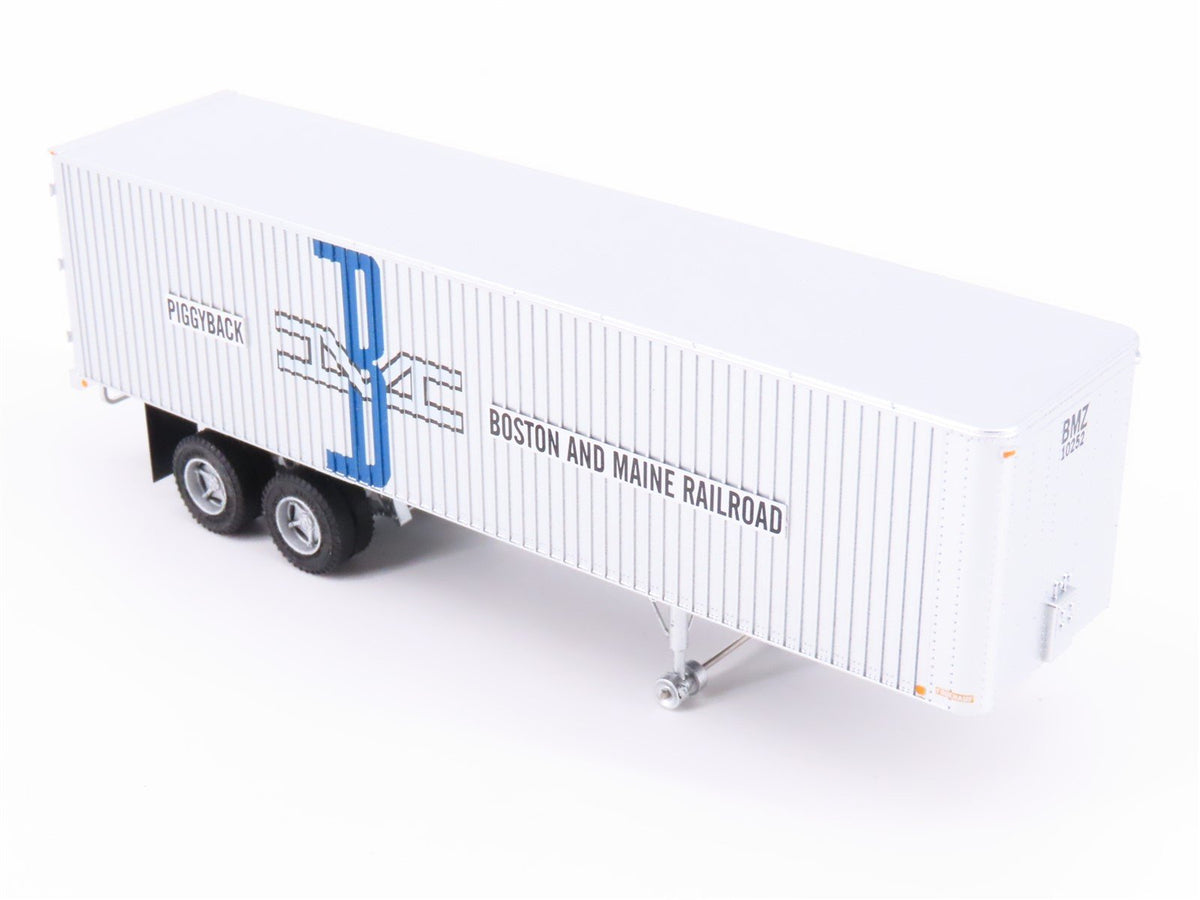 HO Rapido #403001 BMZ Boston &amp; Maine 35&#39; Integral-Post Van Trailer #10252