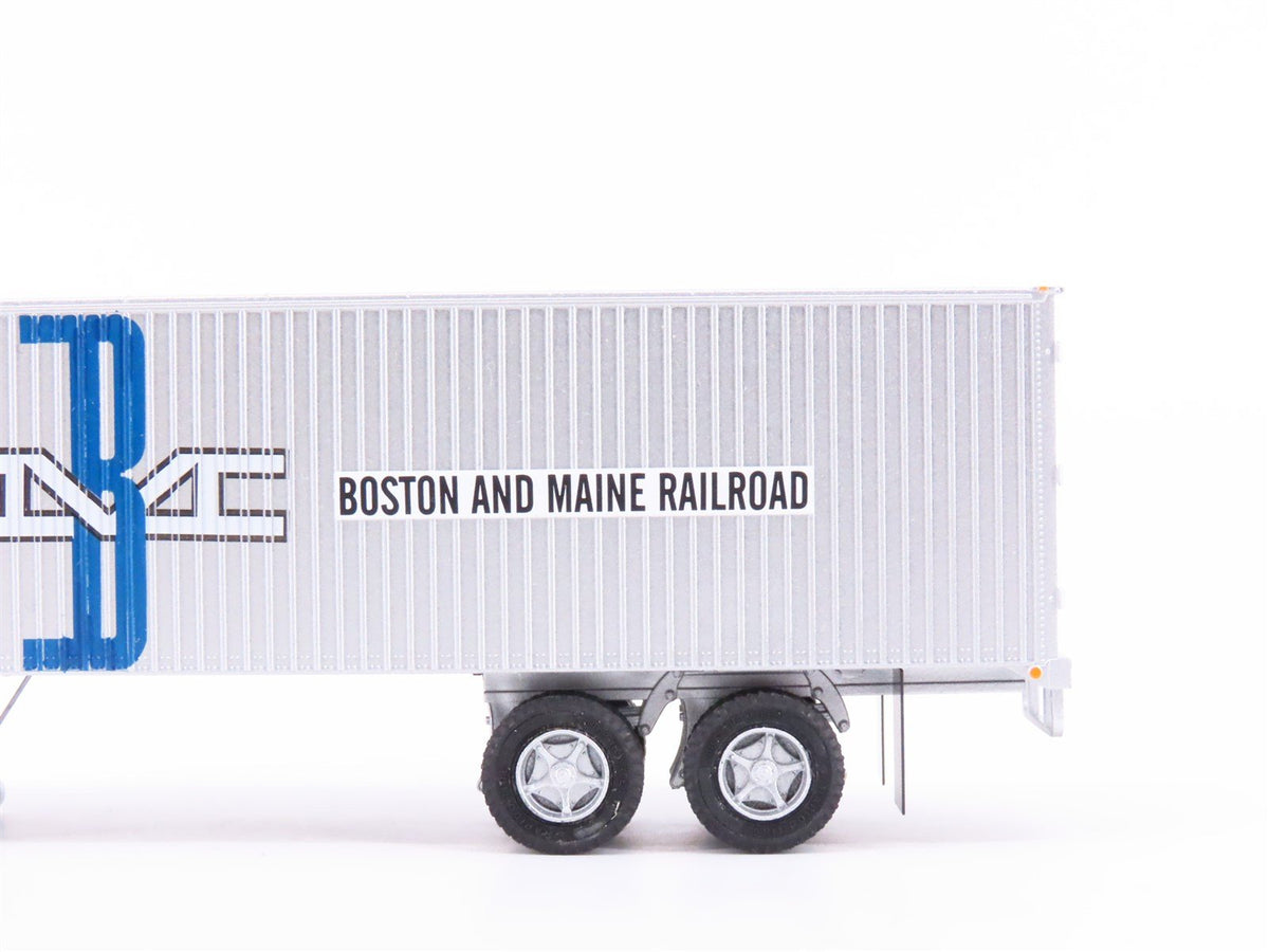 HO Rapido #403002 BMZ Boston &amp; Maine 35&#39; Integral-Post Van Trailer #10258