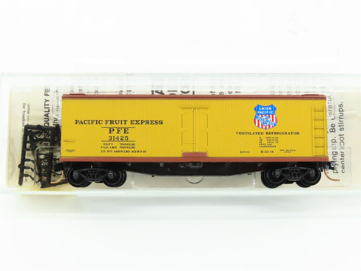 N Kadee Micro-Trains MTL 49250 SP UP PFE Pacific Fruit Express 40&#39; Reefer #31425