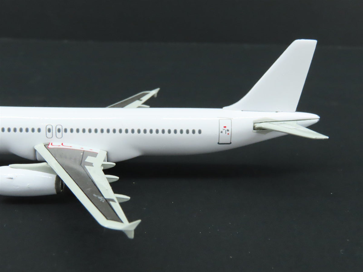 1:400 Dragon Wings 57002-03 Die-Cast All Whites Stripes Airbus A320 Airliner