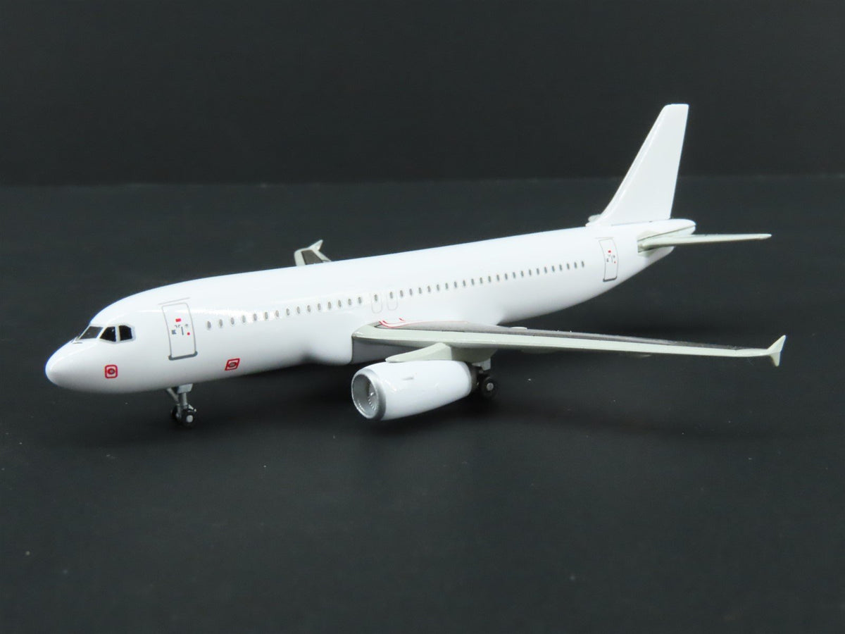 1:400 Dragon Wings 57002-03 Die-Cast All Whites Stripes Airbus A320 Airliner