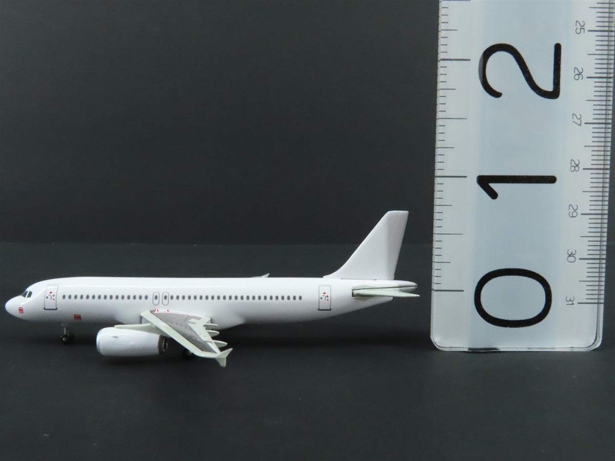 1:400 Dragon Wings 57002-03 Die-Cast All Whites Stripes Airbus A320 Airliner