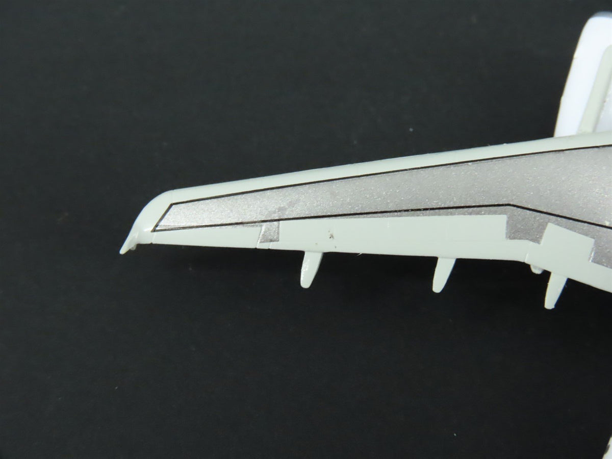 1:400 Dragon Wings 57002-03 Die-Cast All Whites Stripes Airbus A320 Airliner