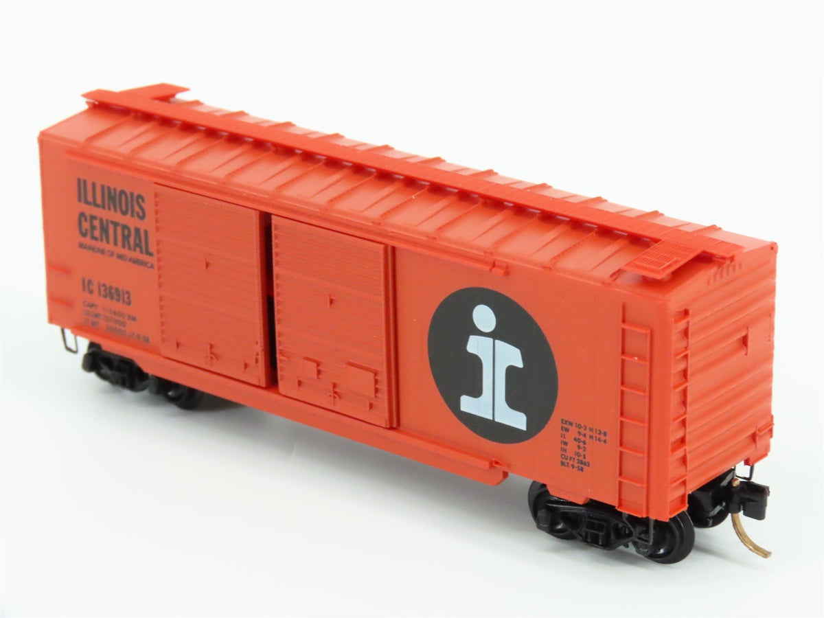 N Scale Kadee Micro-Trains MTL 23090 IC Illinois Central 40&#39; Box Car #136913