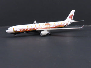 1:400 Dragon Wings 55187 Die-Cast Thai Airbus A330-322 Airliner w/ Stand