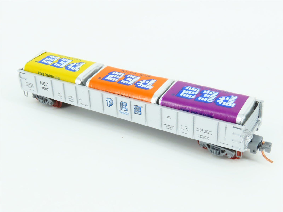 N Scale Micro-Trains MTL NSC 07-135 Pez Candy 50&#39; Gondola #2007 w/ Load