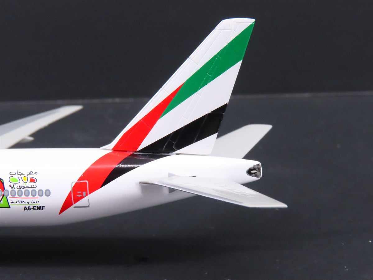 1:400 Dragon Wings 55113 Emirates &quot;Dubai Shopping&quot; Boeing B777-21H w/ Stand