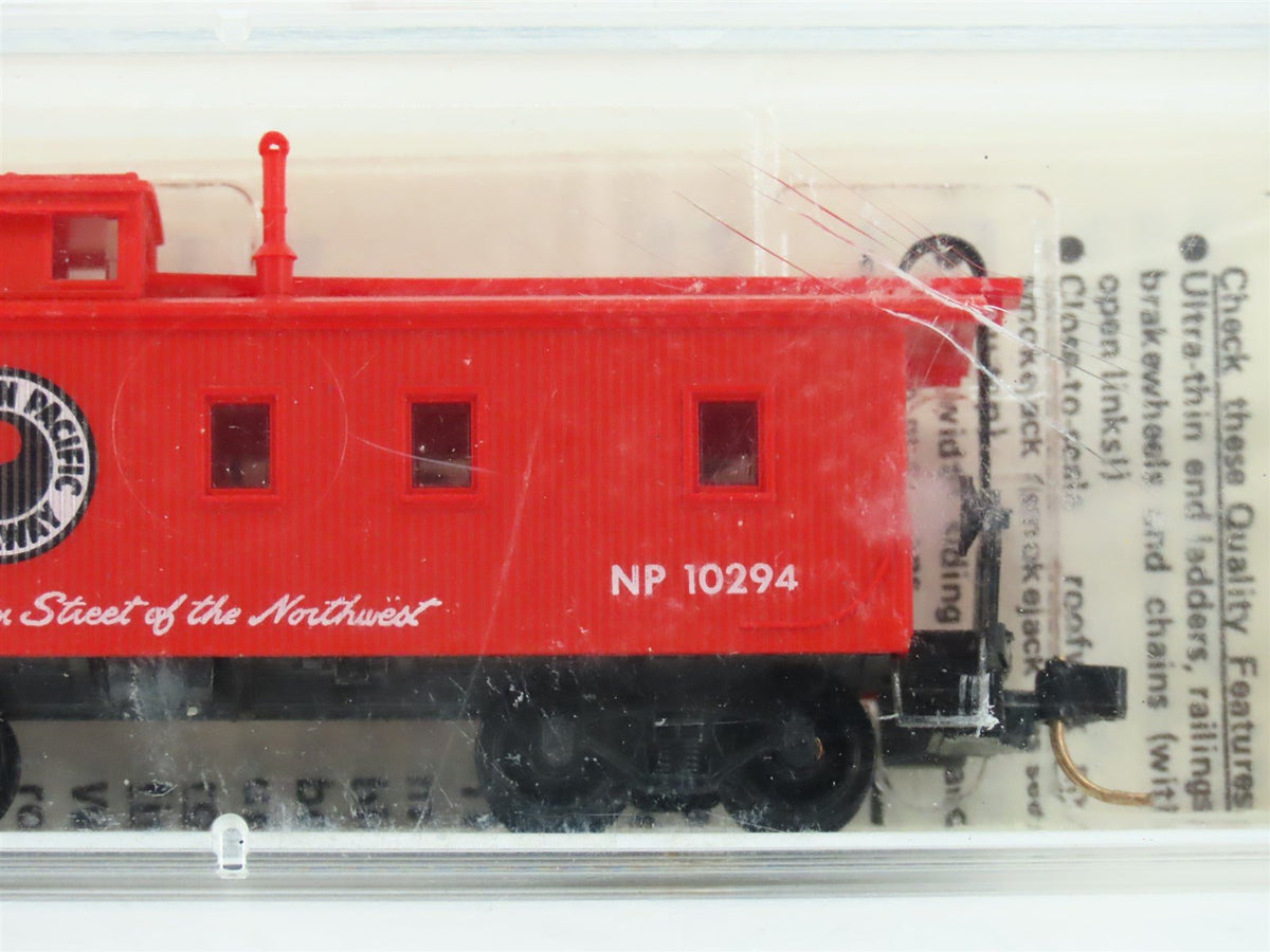 N Scale Kadee Micro-Trains MTL 3-A NP Northern Pacific Railway Caboose #10294