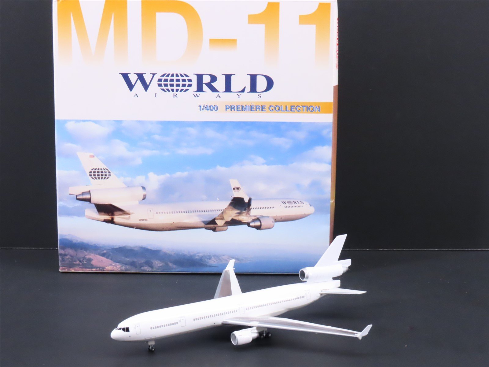 1:400 Dragon Wings 55269 Die-Cast World Air McDonnell Douglas MD-11 Airliner