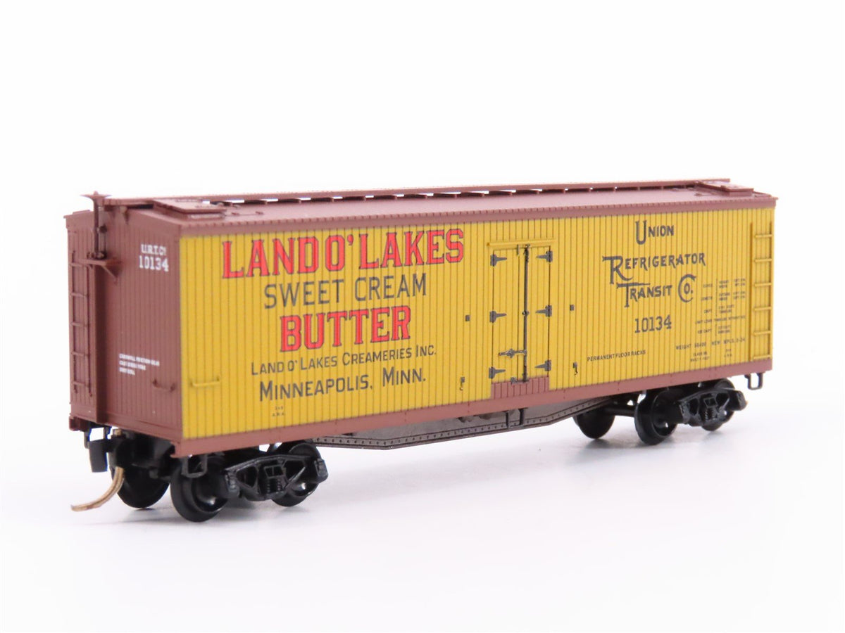 N Scale Micro-Trains MTL 49470 URTC Land O&#39; Lakes 40&#39; Wood Reefer #10134