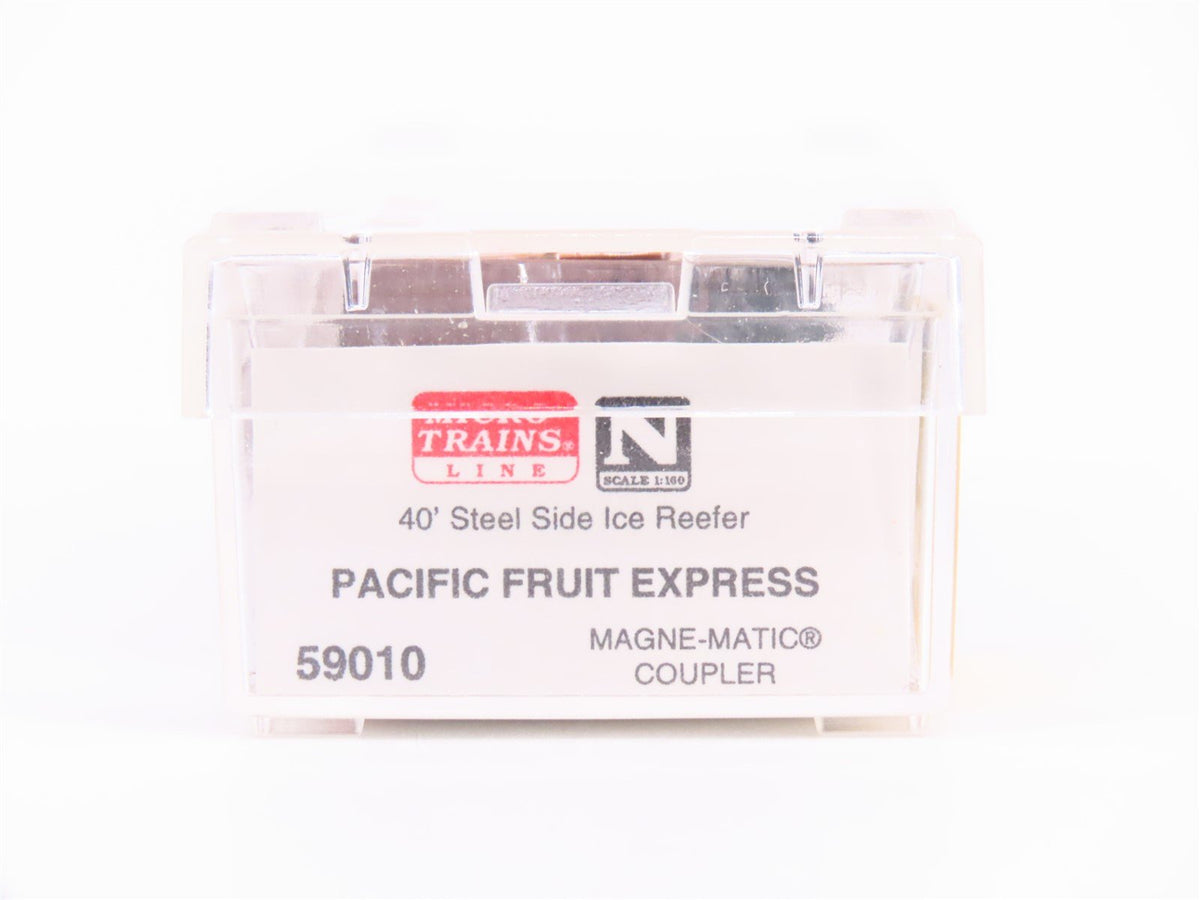 N Scale Micro-Trains MTL 59010 SP UP PFE Pacific Fruit Express 40&#39; Reefer #40400