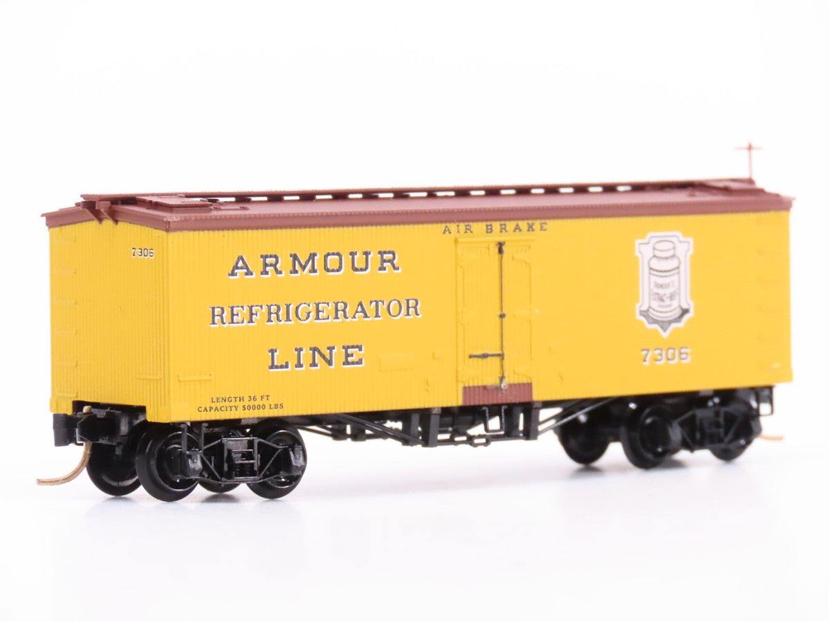 N Scale Micro-Trains MTL 58030 Armour Refrigerator Line 36&#39; Wood Reefer #7306