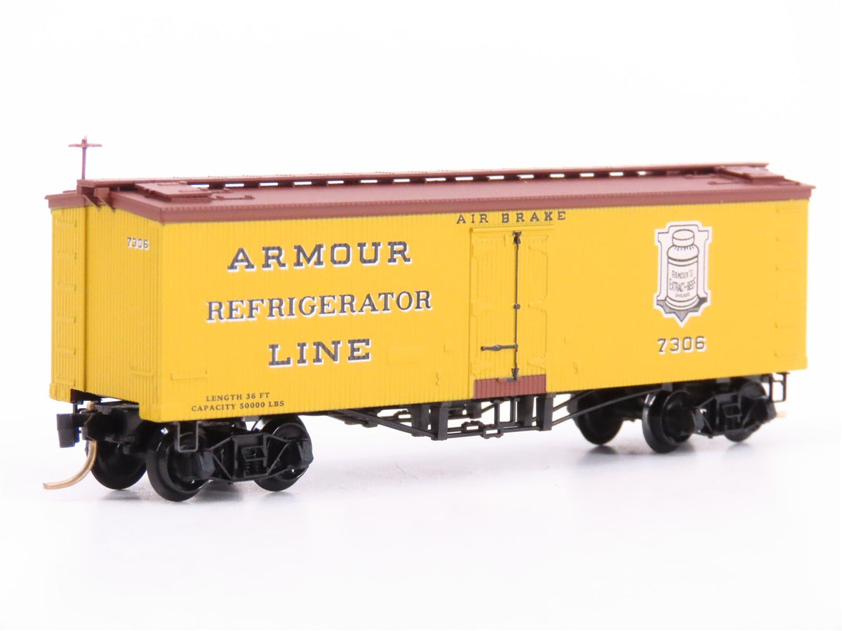 N Scale Micro-Trains MTL 58030 Armour Refrigerator Line 36&#39; Wood Reefer #7306