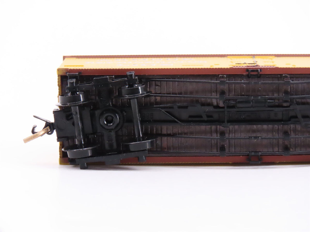 N Scale Micro-Trains MTL 58030 Armour Refrigerator Line 36&#39; Wood Reefer #7306