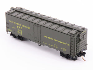 N Scale Micro-Trains MTL 59510 PFE Pacific Fruit Express 40' Steel Reefer #925